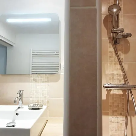 Apartman Place St Sauveur - Standing Et Confort